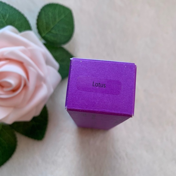 BNIB Chantecaille Lotus 2g Lipstick - Picture 2 of 15